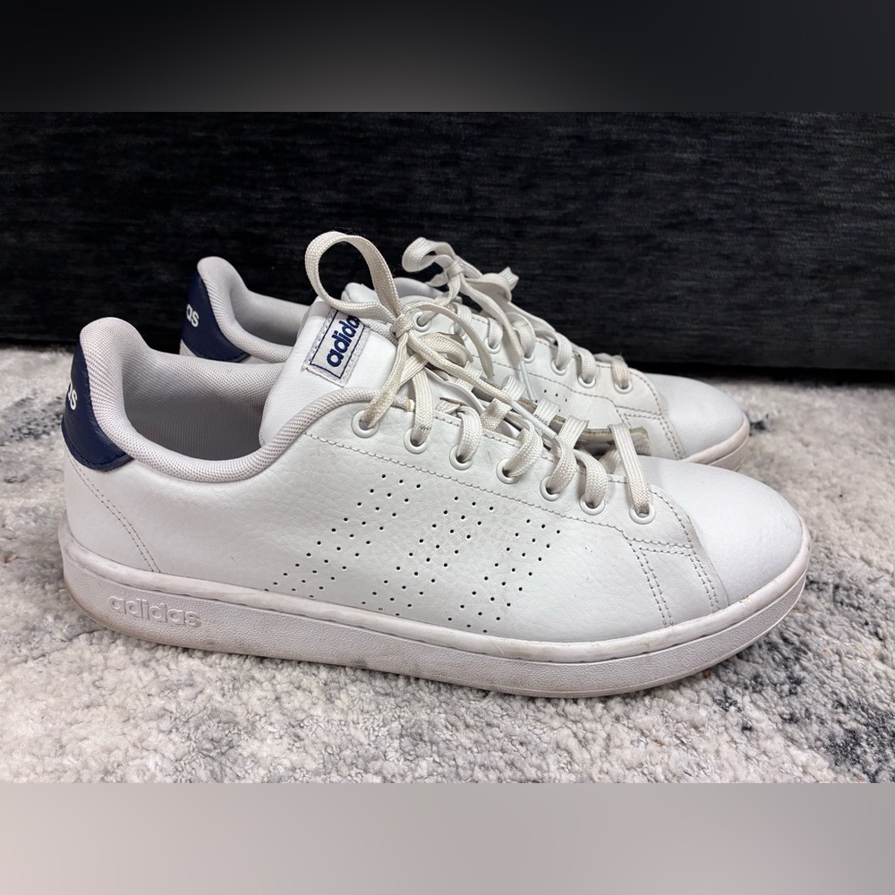 Men’s Adidas Advantage White & Navy Sneakers Sz. 10.5